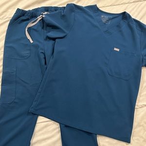 Figs scrubs set